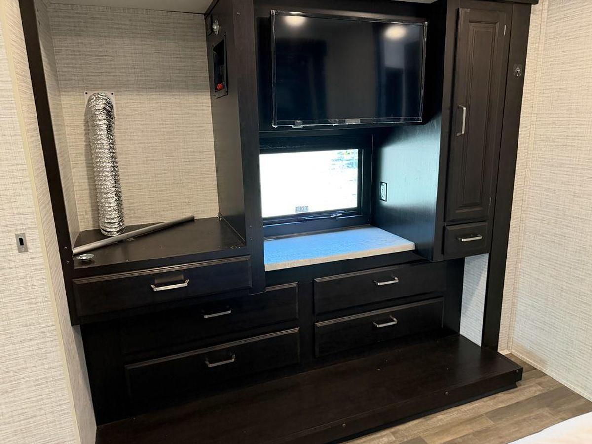 Used 2024 Jayco Precept 36A