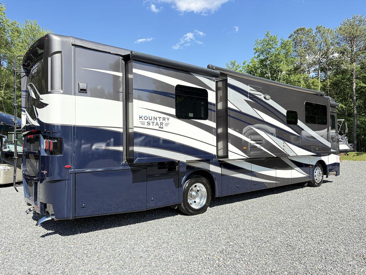 Used 2021 Newmar Kountry Star 3717