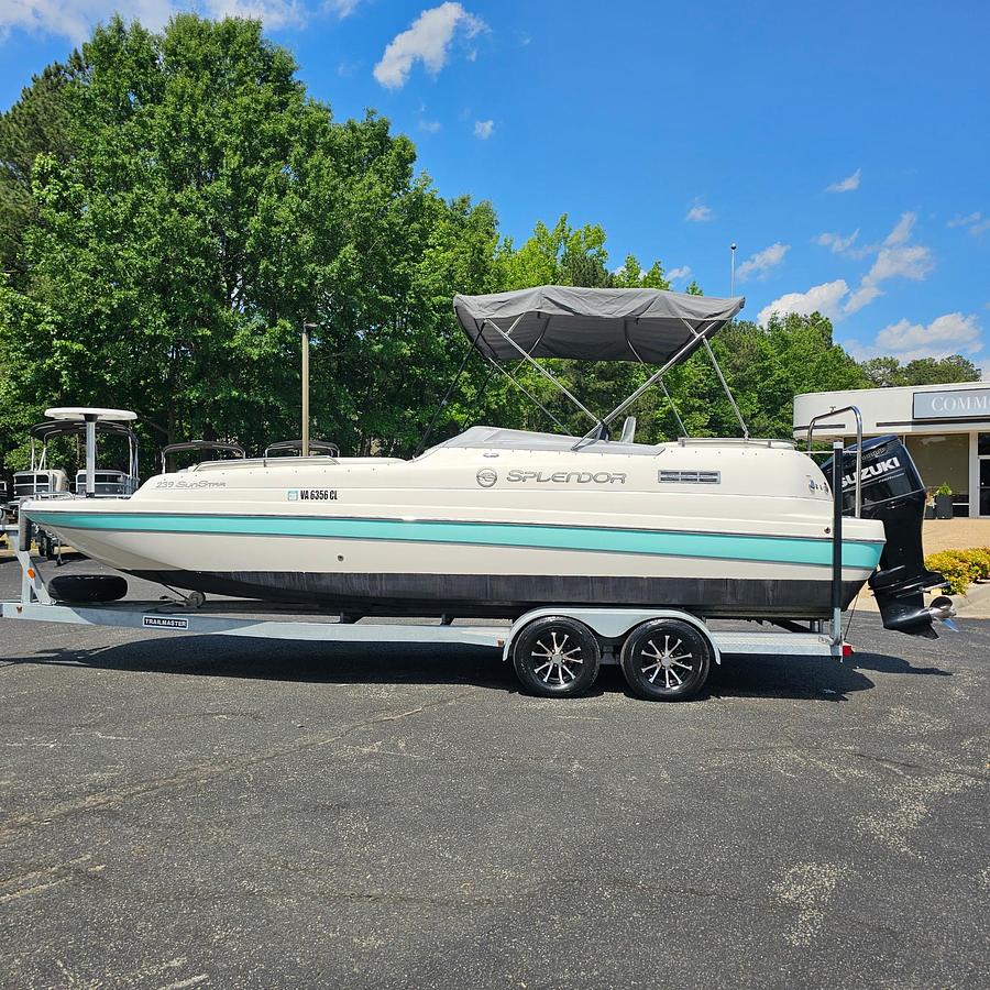Used 2022 Splendor Boats 239 Sunstar