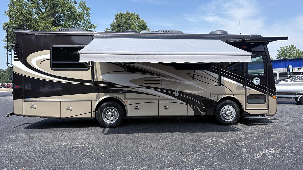 Used 2011 Tiffin Breeze M-28BR