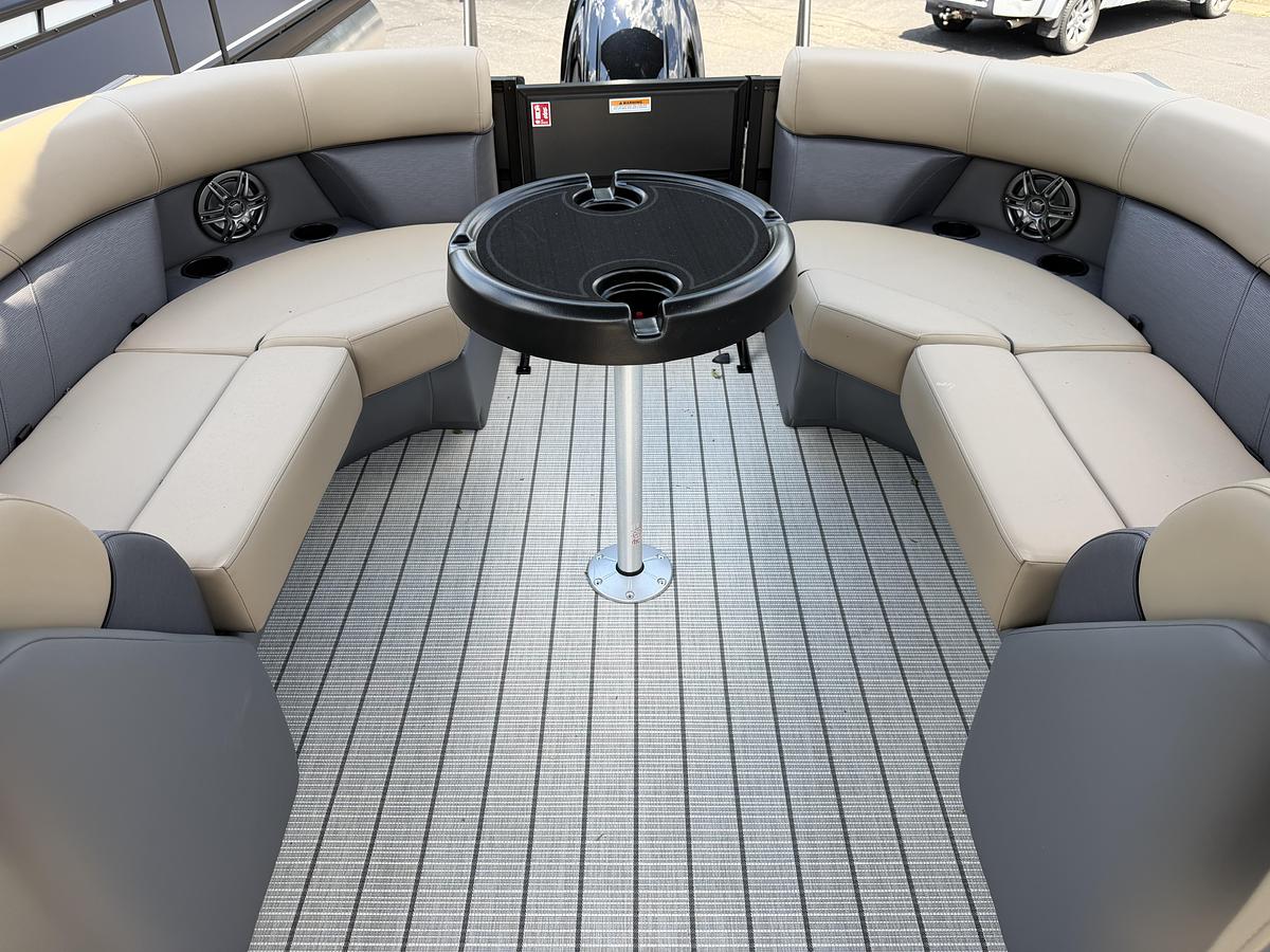 2027 Viaggio Lago V-22U