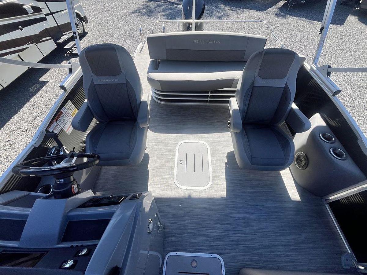 Used 2022 Bennington 23LT