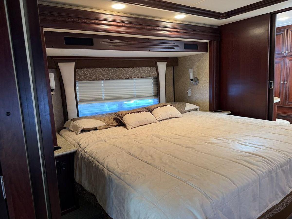 Used 2008 Fleetwood Revolution 42K