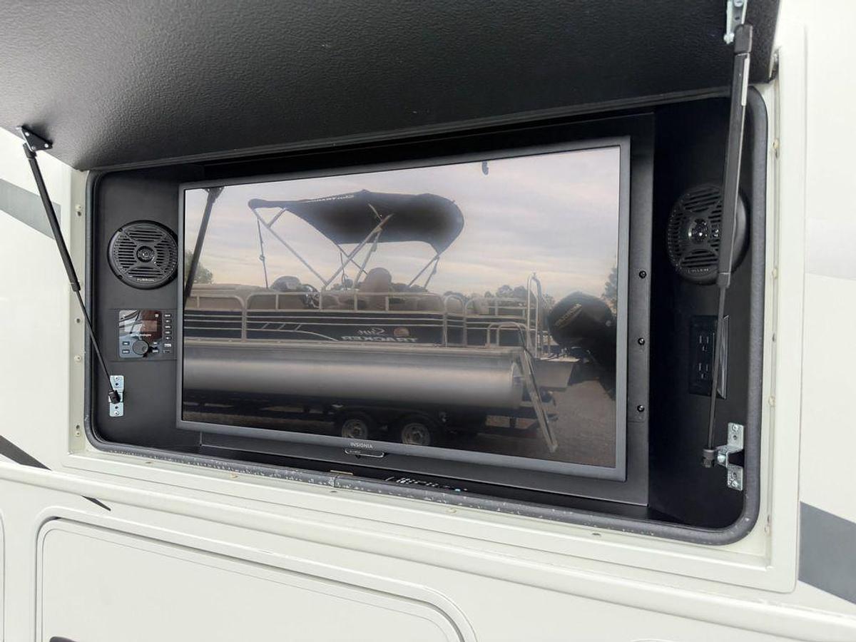 Used 2024 Entegra Vision XL 36A