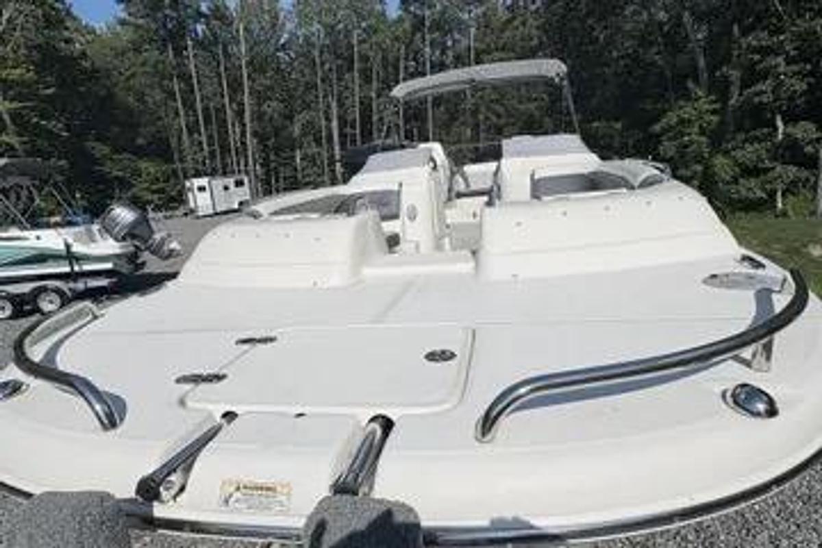 Used 2022 Splendor Boats 239 Sunstar
