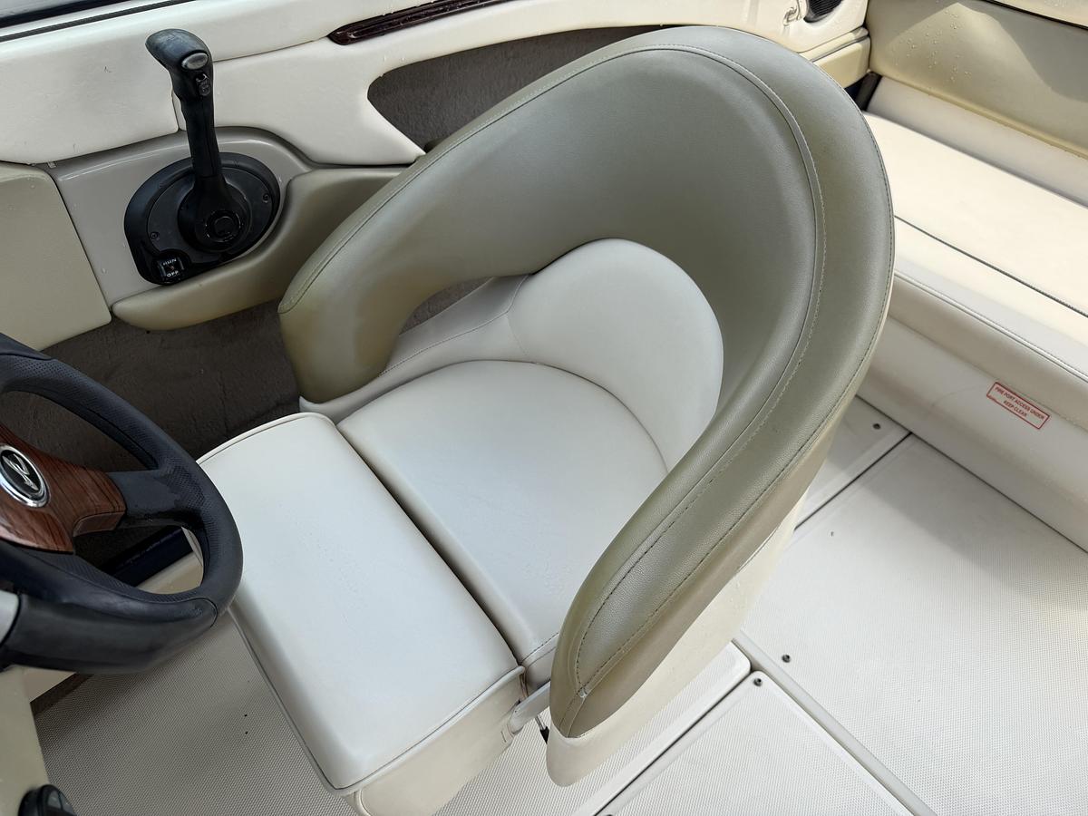 Used 2005 Sea Ray 220 Select