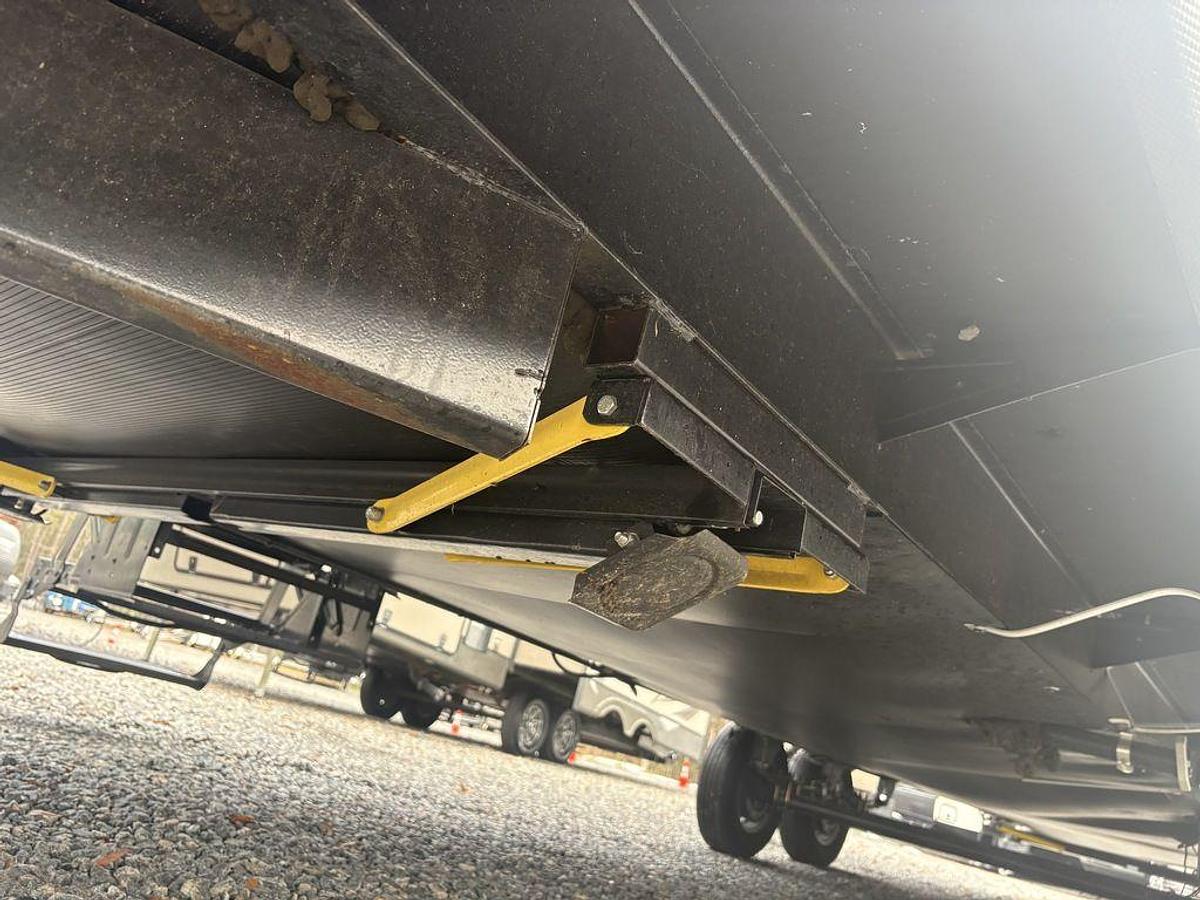 Used 2022 Dutchmen Coleman Light 2835BH