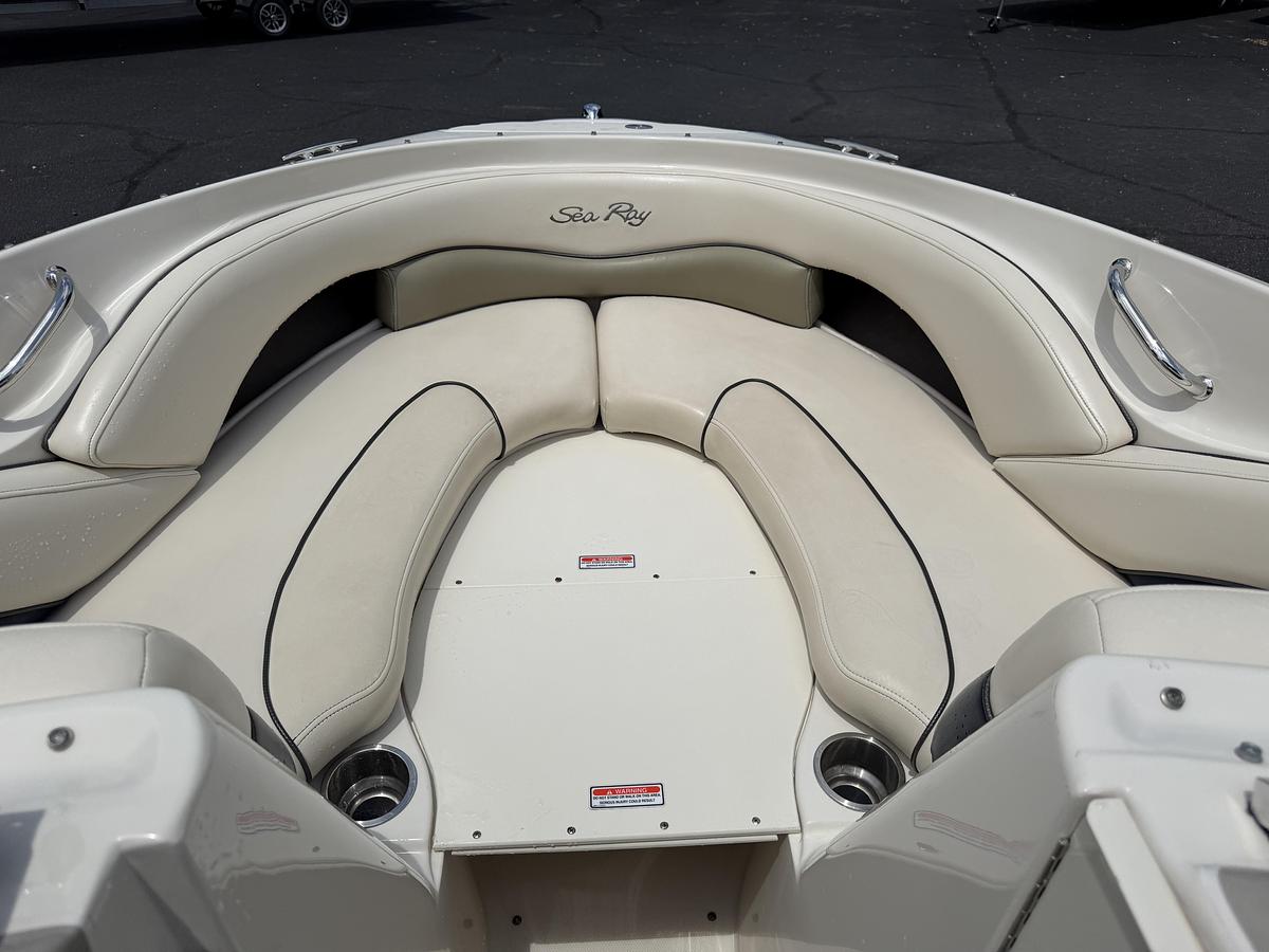 Used 2005 Sea Ray 220 Select