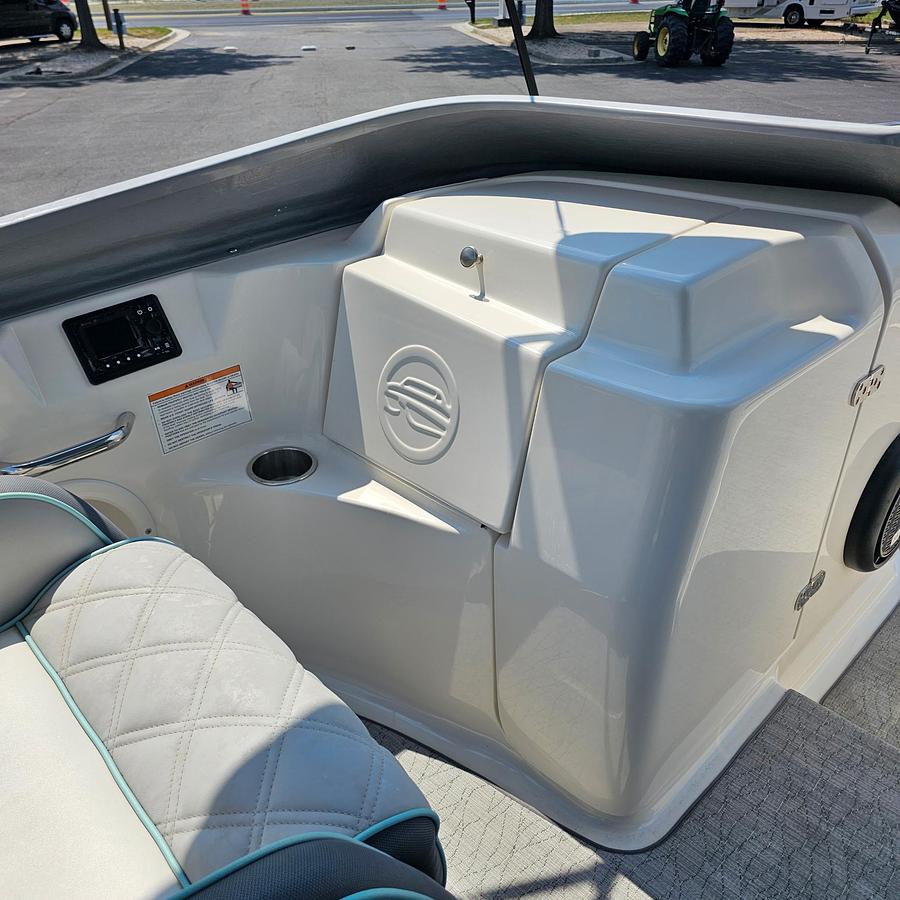 Used 2022 Splendor Boats 239 Sunstar
