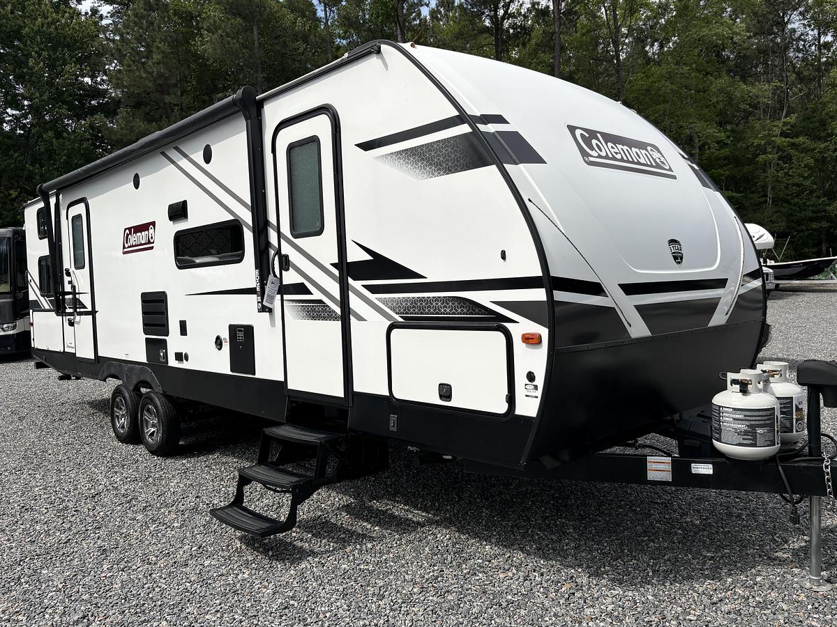 Used 2022 Dutchmen Coleman Light 2835BH