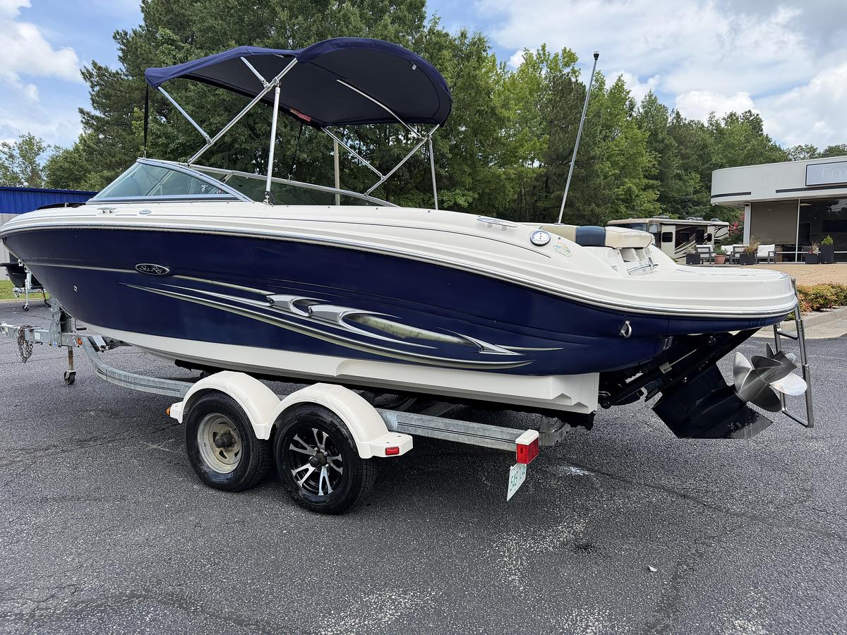 Used 2005 Sea Ray 220 Select