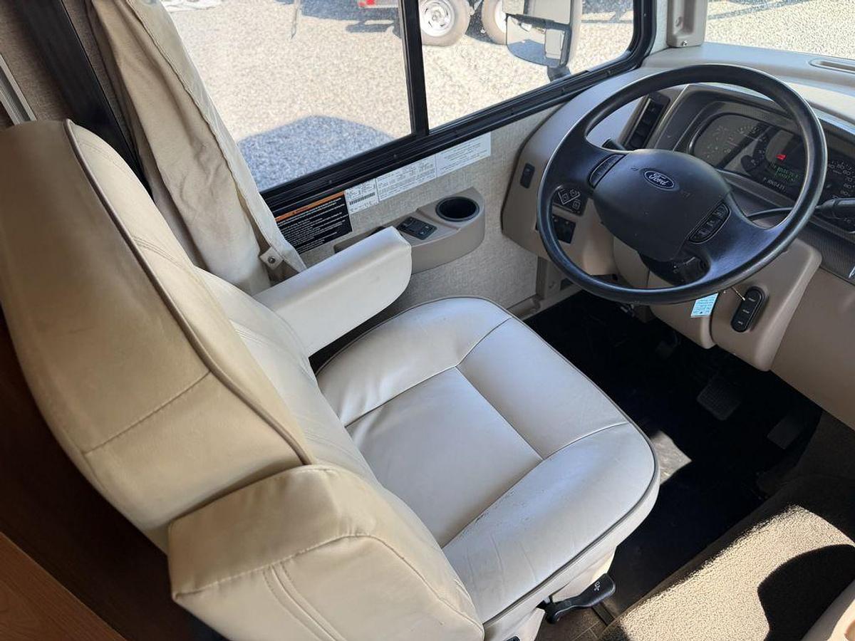Used 2018 Winnebago Vista 27PE