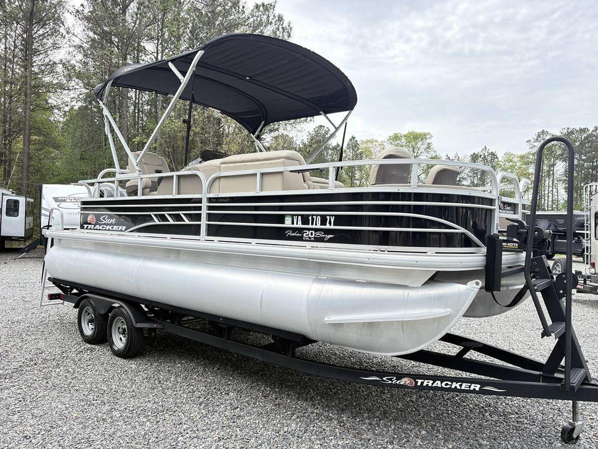 Used 2021 Tracker® Boats Fishin Barge 20 DLX