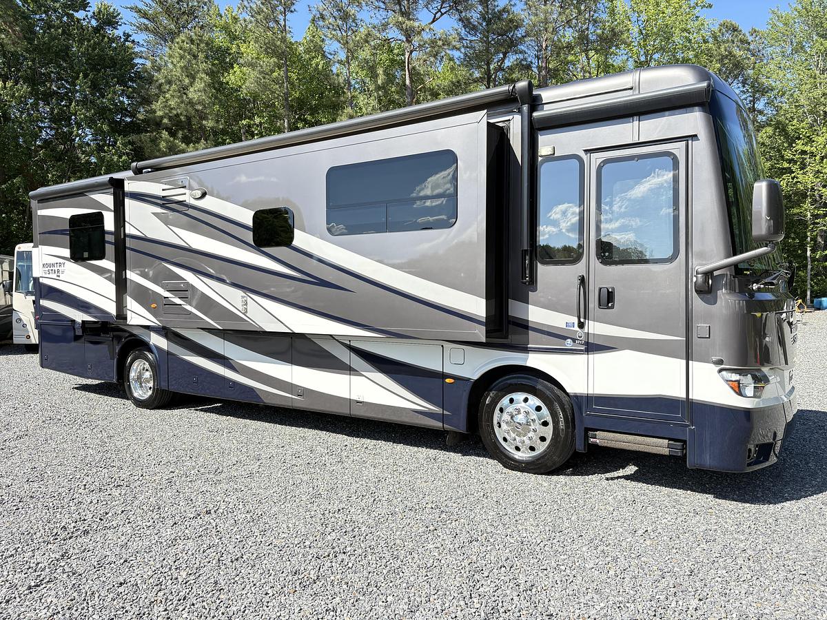 Used 2021 Newmar Kountry Star 3717