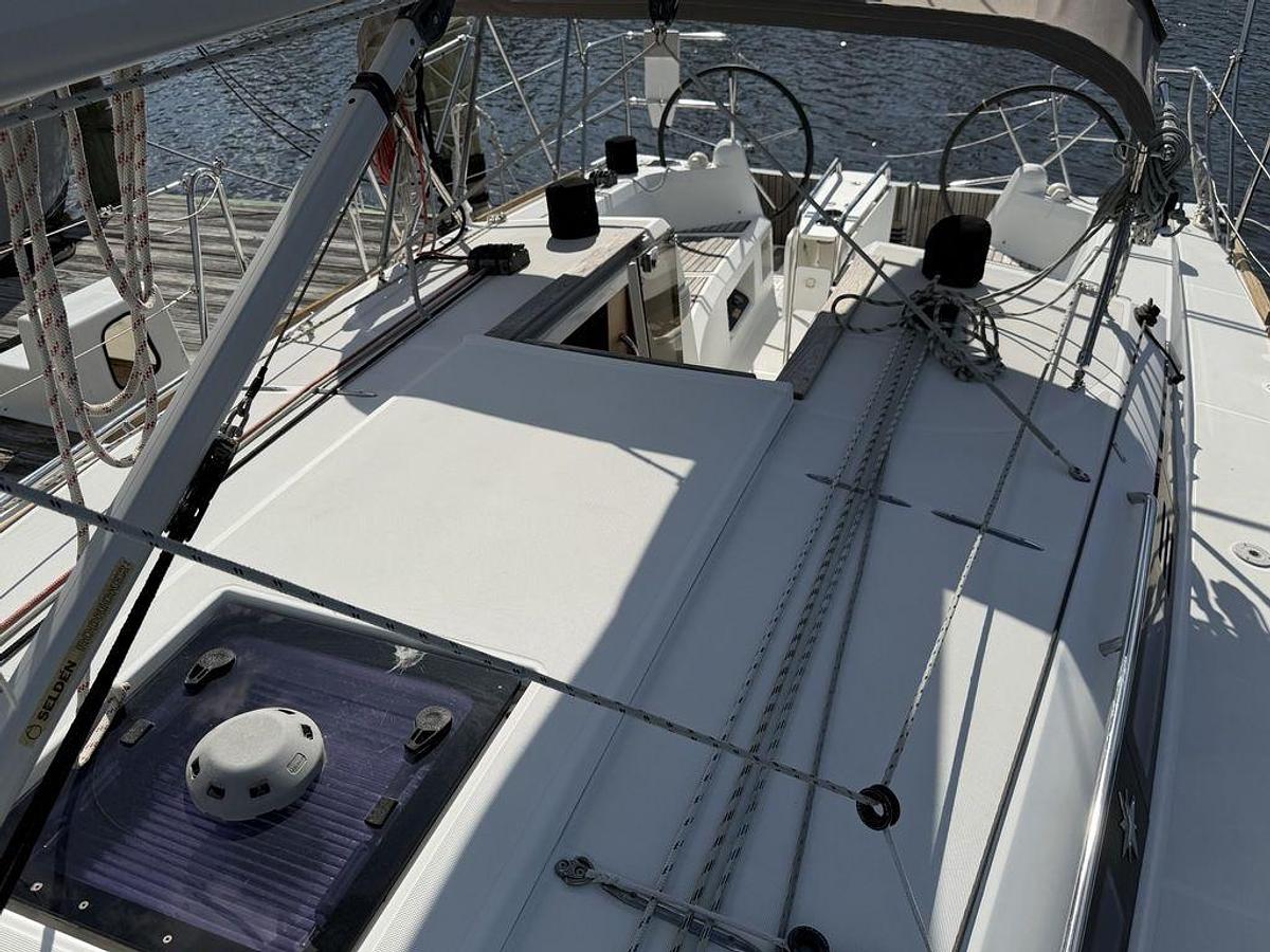 Used 2015 Jeanneau Sun Odyssey 349