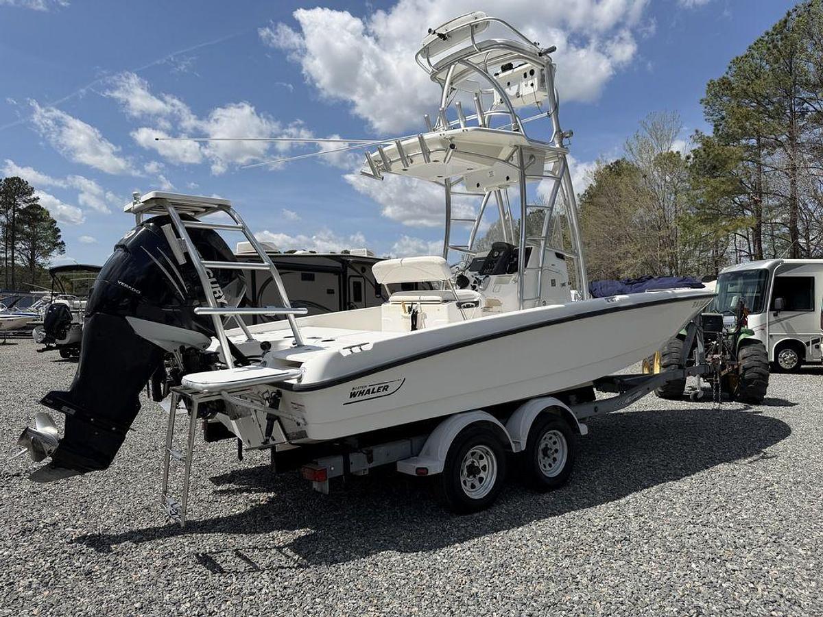 Used 2009 Boston Whaler 230 Dauntless