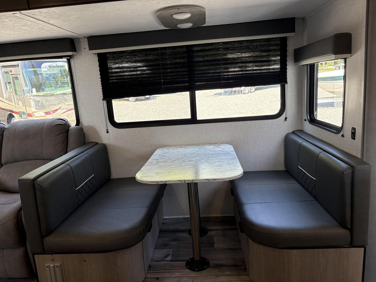 Used 2022 Dutchmen Coleman Light 2835BH