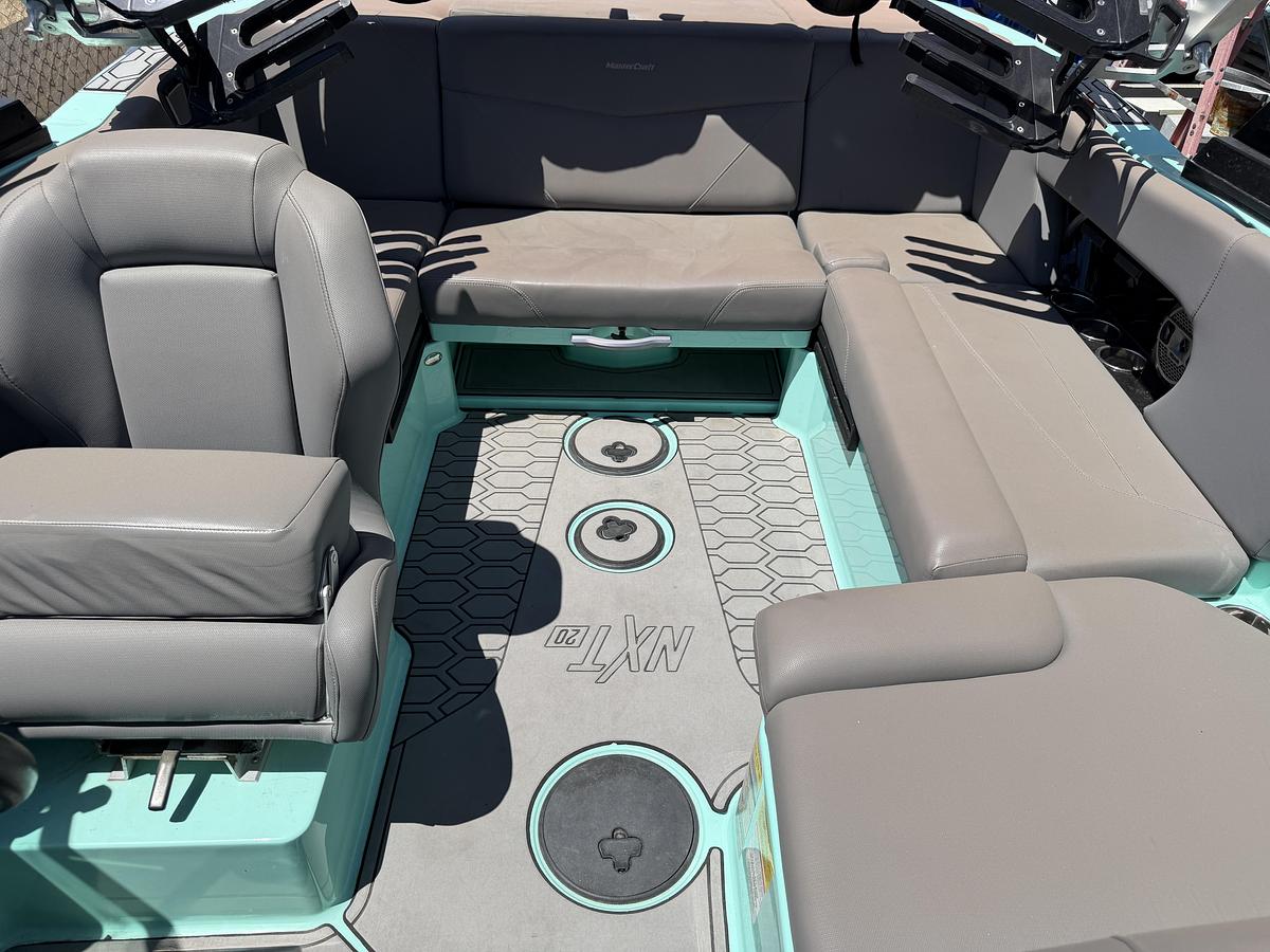 Used 2022 Mastercraft NXT 20