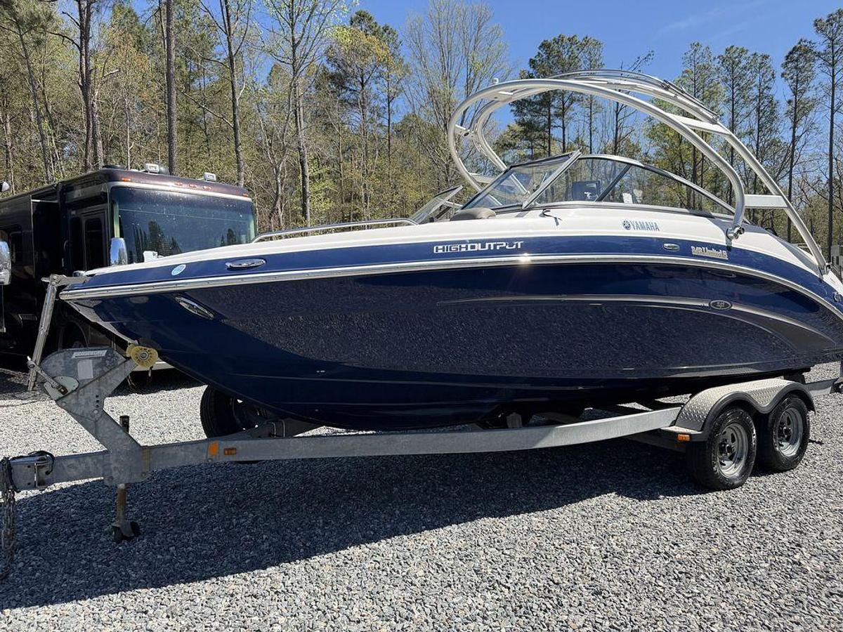 Used 2014 Yamaha 242 Limited