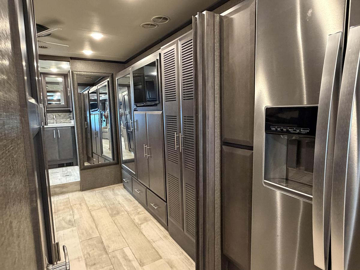 Used 2021 Thor Venetian