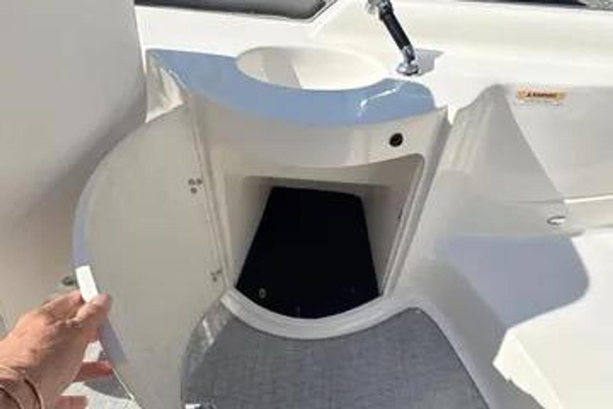 Used 2022 Splendor Boats 239 Sunstar