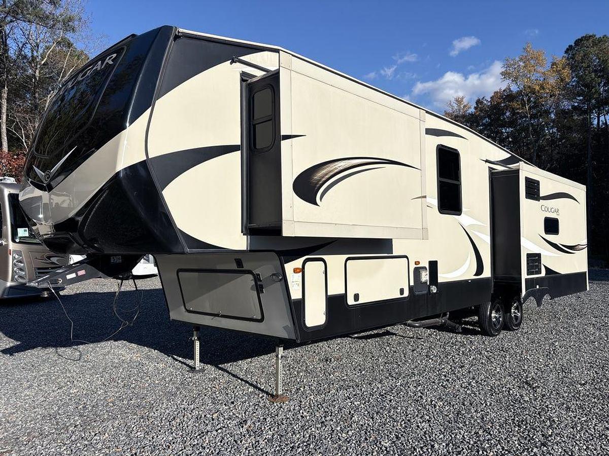 Used 2019 Keystone Cougar 361RLW