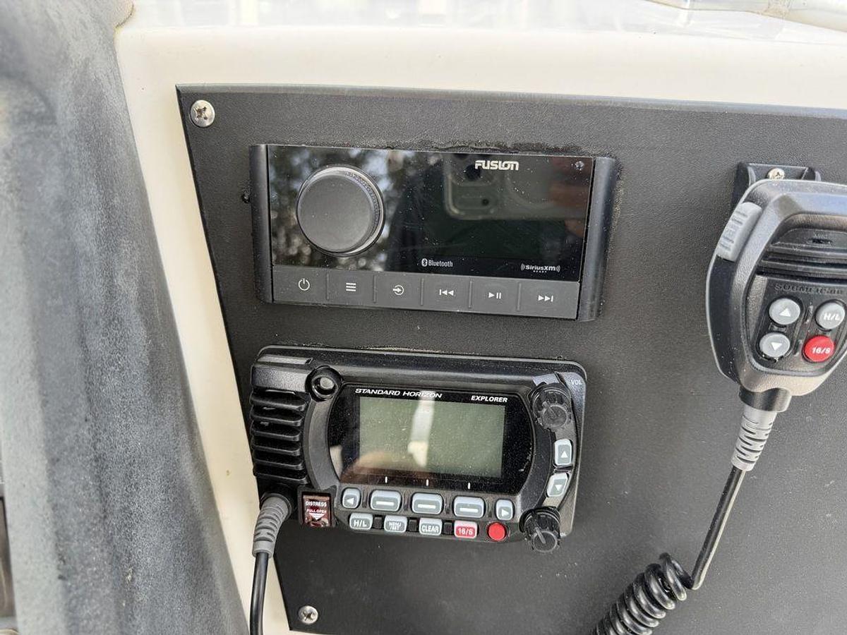 Used 2009 Boston Whaler 230 Dauntless