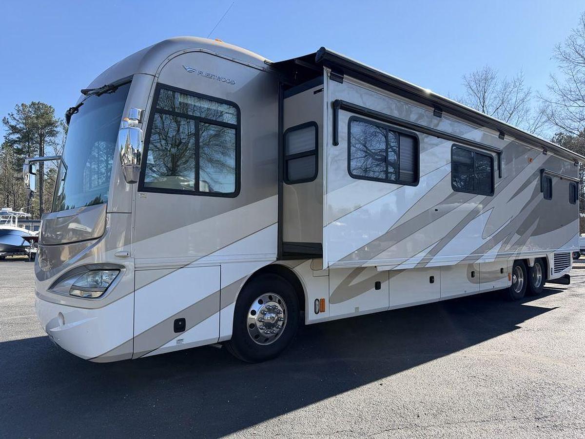 Used 2008 Fleetwood Revolution 42K