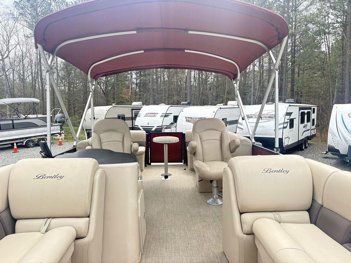 Used 2022 Bentley Pontoons Bentley 220 Navigator