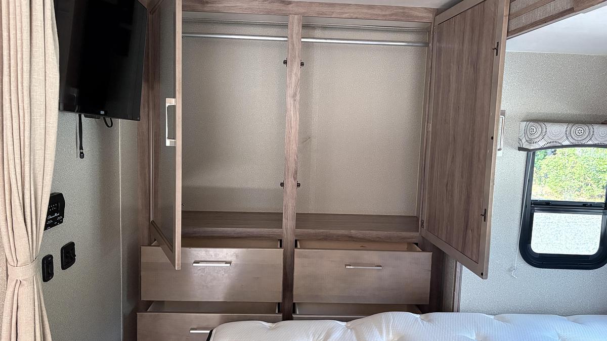 Used 2019 Entegra 24B