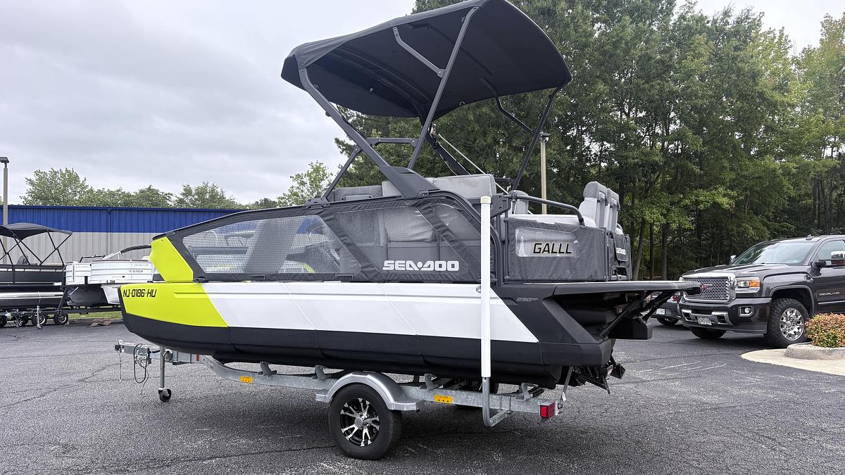 Used 2024 Sea Doo Switch Cruise 18