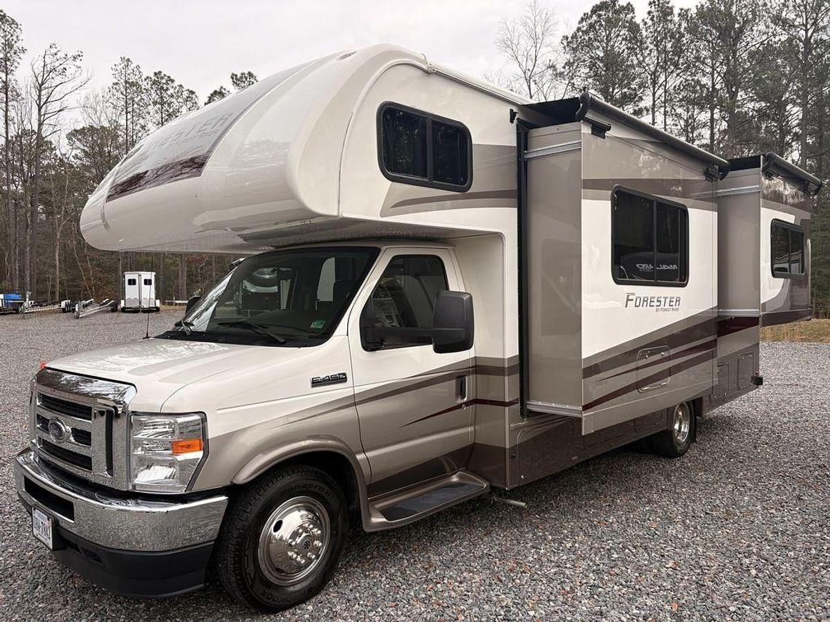 2021 Forest River Forester Classic 2441DS Ford Chassis