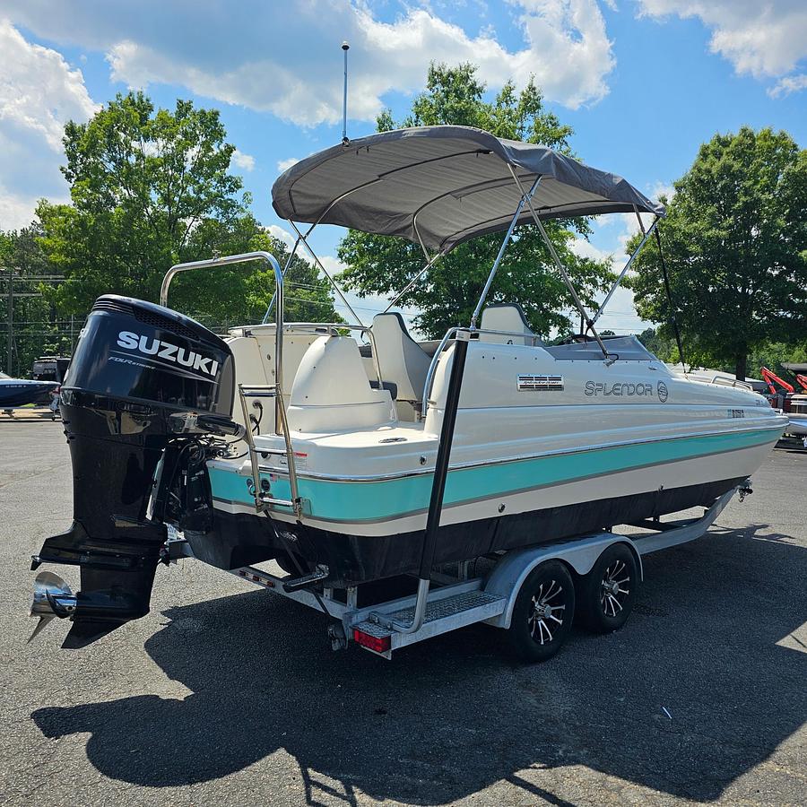 Used 2022 Splendor Boats 239 Sunstar