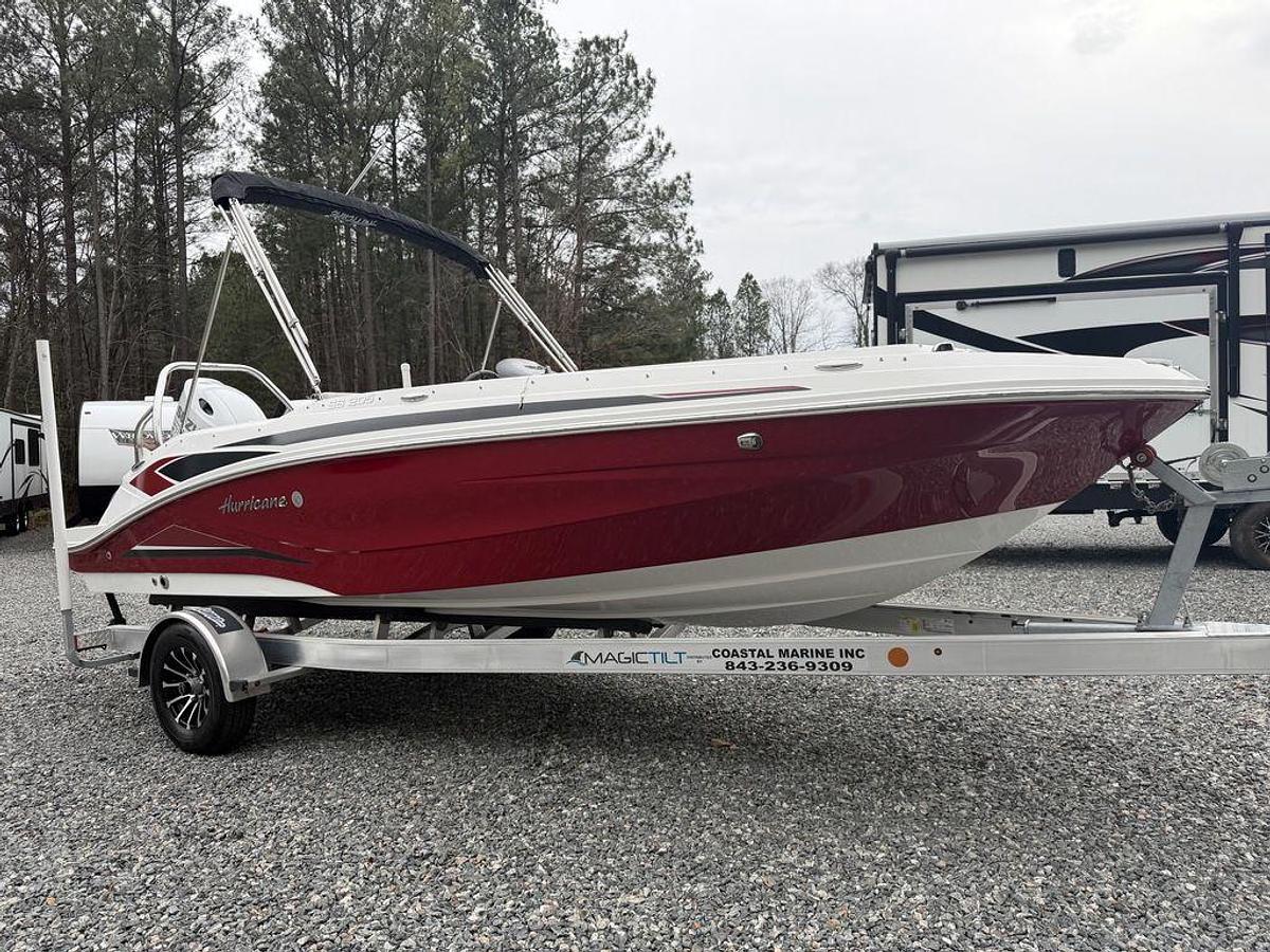 Used 2023 Hurricane SunDeck Sport 205 OB