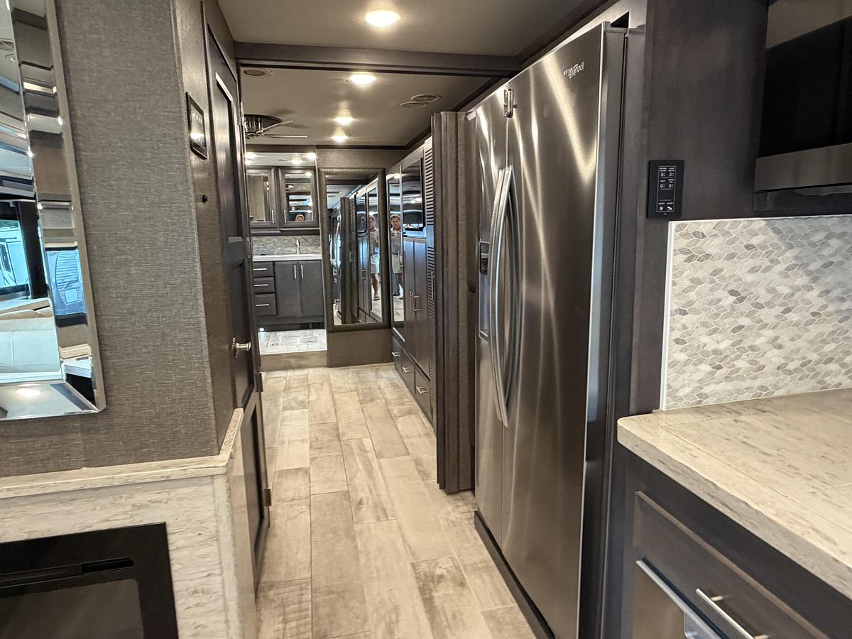 Used 2021 Thor Venetian