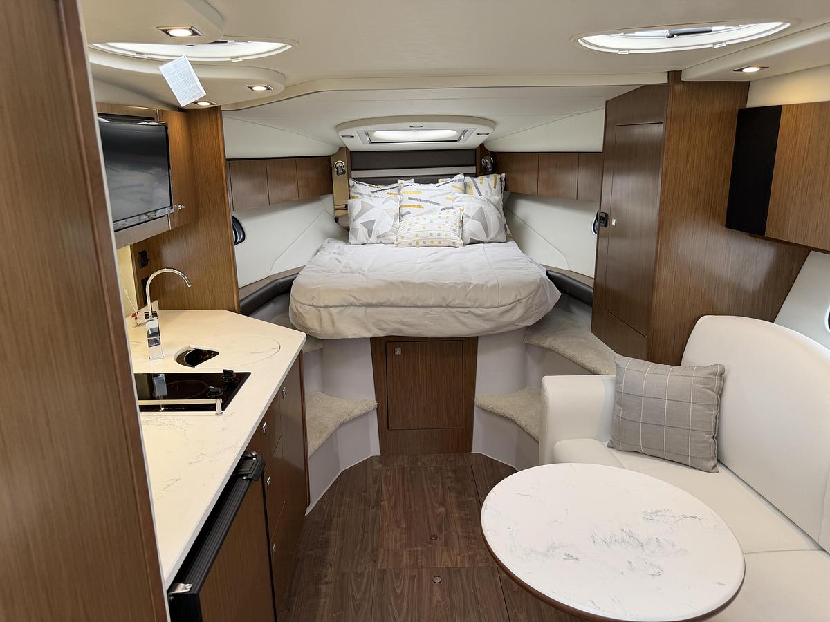 Used 2021 Cruisers Yachts 35 Express
