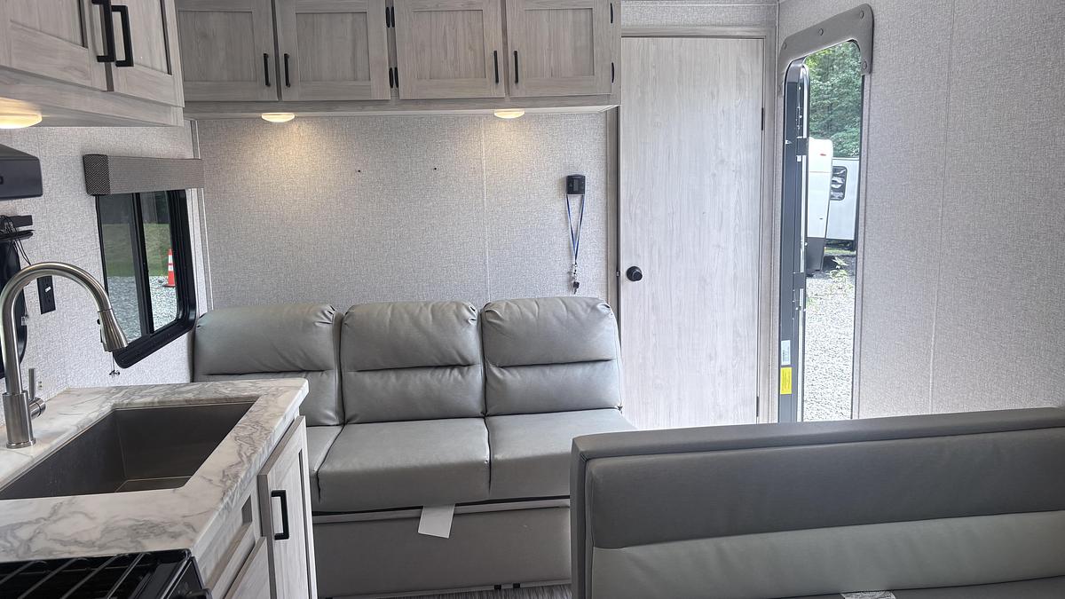 Used 2022 East to West M-25KRB