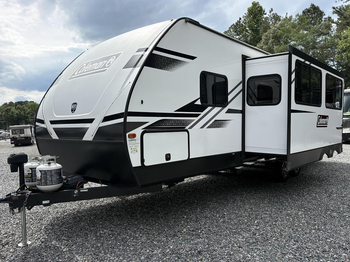 Used 2022 Dutchmen Coleman Light 2835BH
