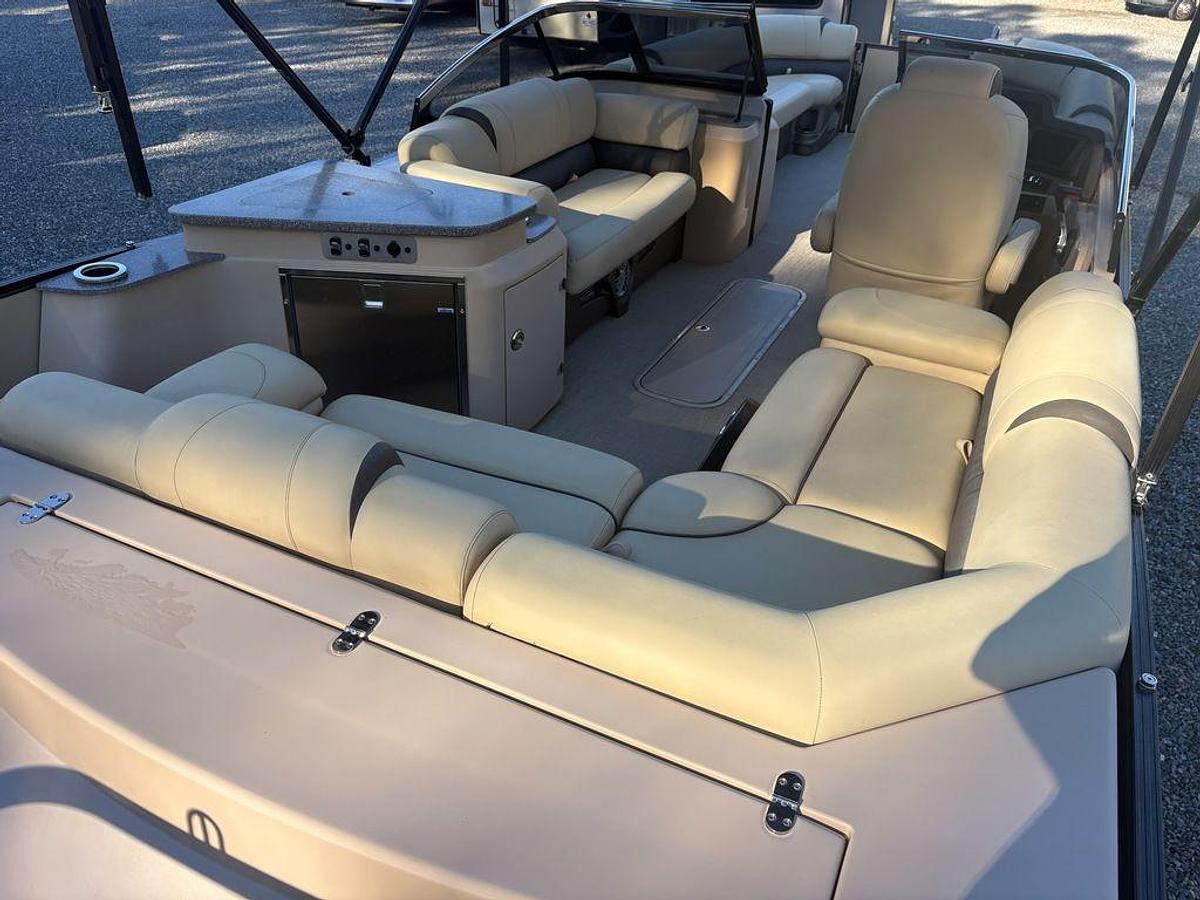 Used 2022 Avalon 2785 EL