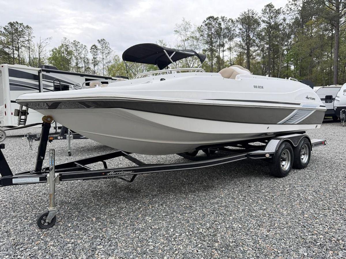 Used 2016 Hurricane SS202