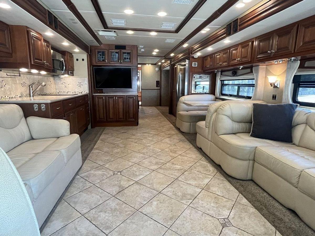 Used 2012 American Coach Revolution 42W