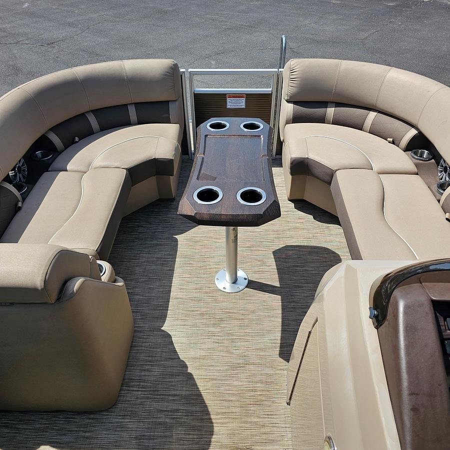 Used 2020 Bennington 22 SXP