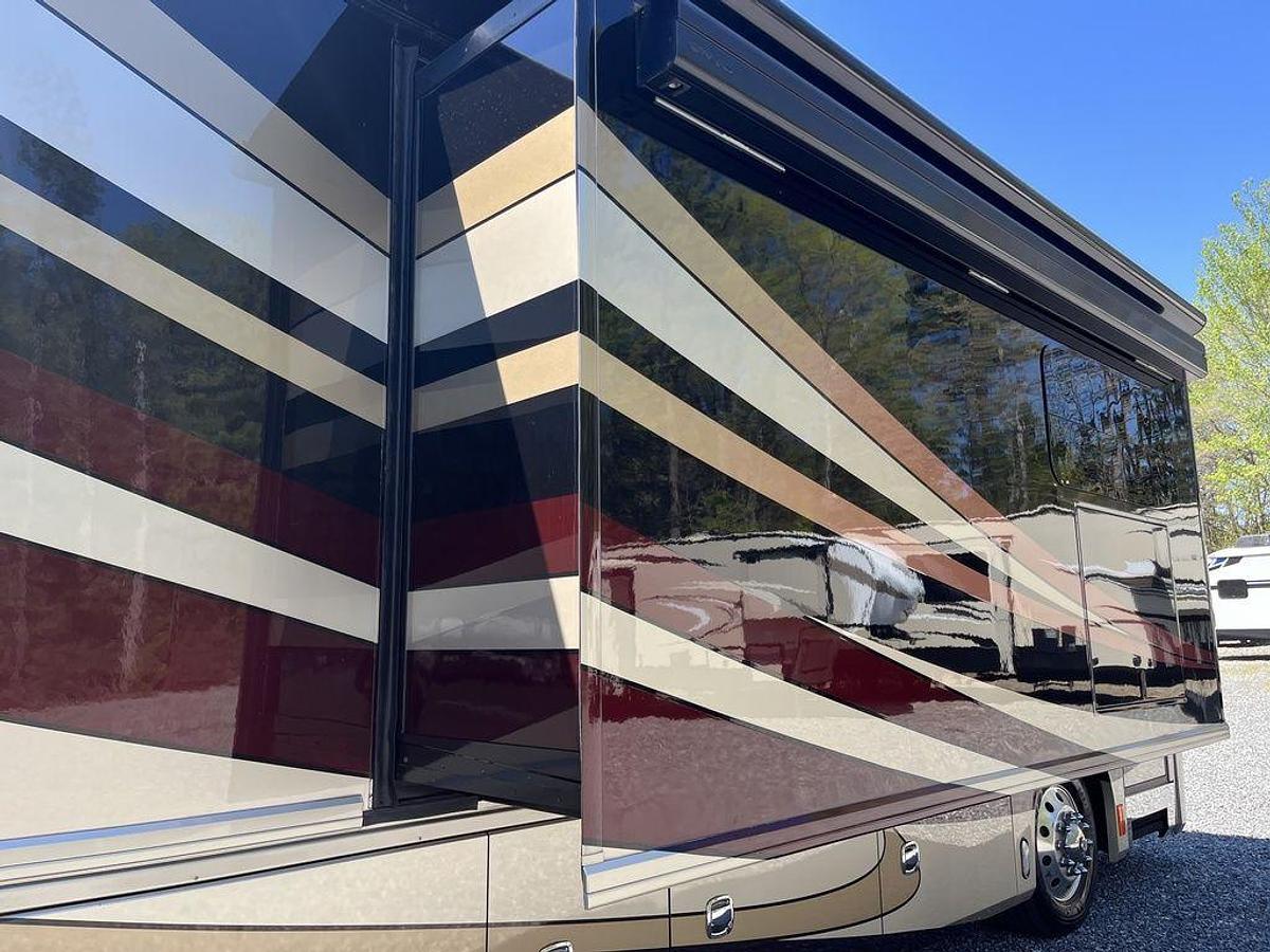 Used 2012 American Coach Revolution 42W