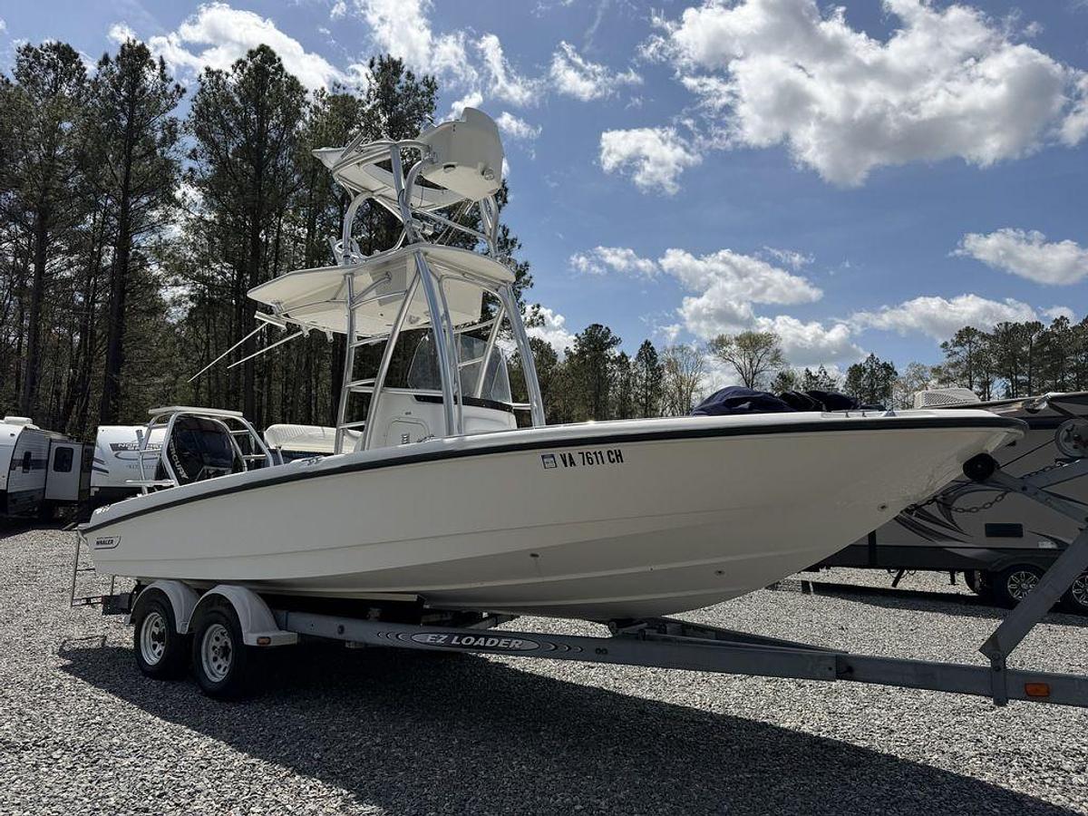 Used 2009 Boston Whaler 230 Dauntless