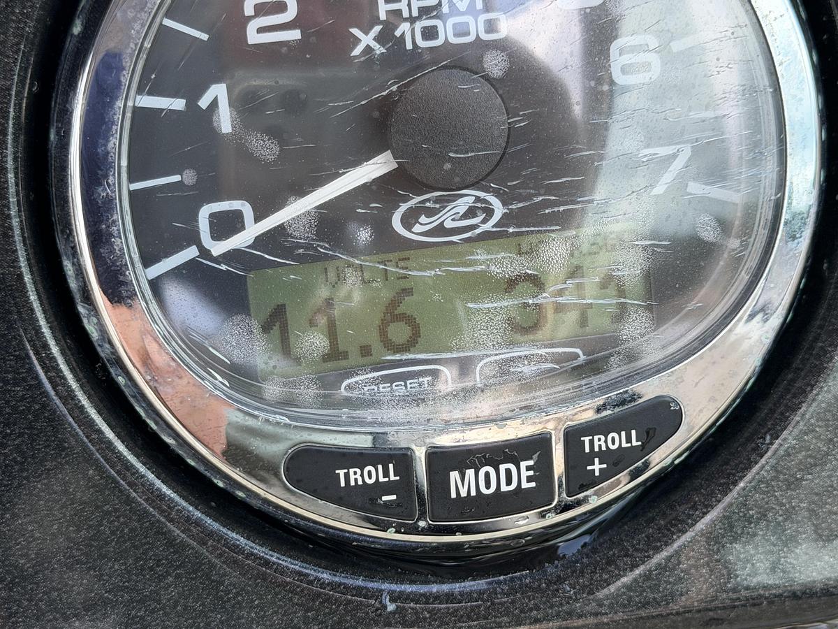 Used 2005 Sea Ray 220 Select