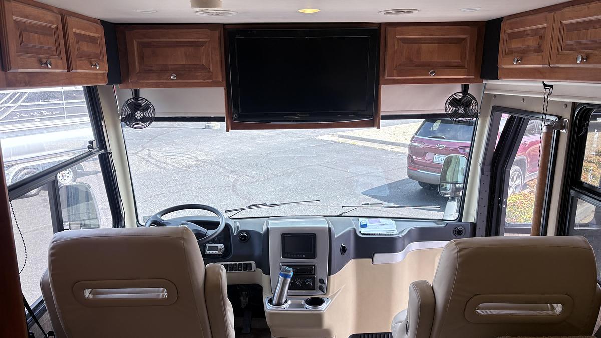 Used 2011 Tiffin Breeze M-28BR