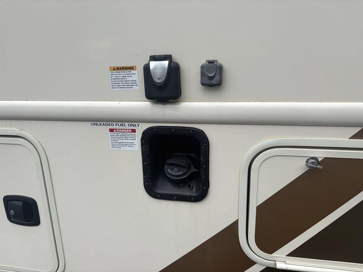 2020 Thor Motor Coach Hurricane 35M