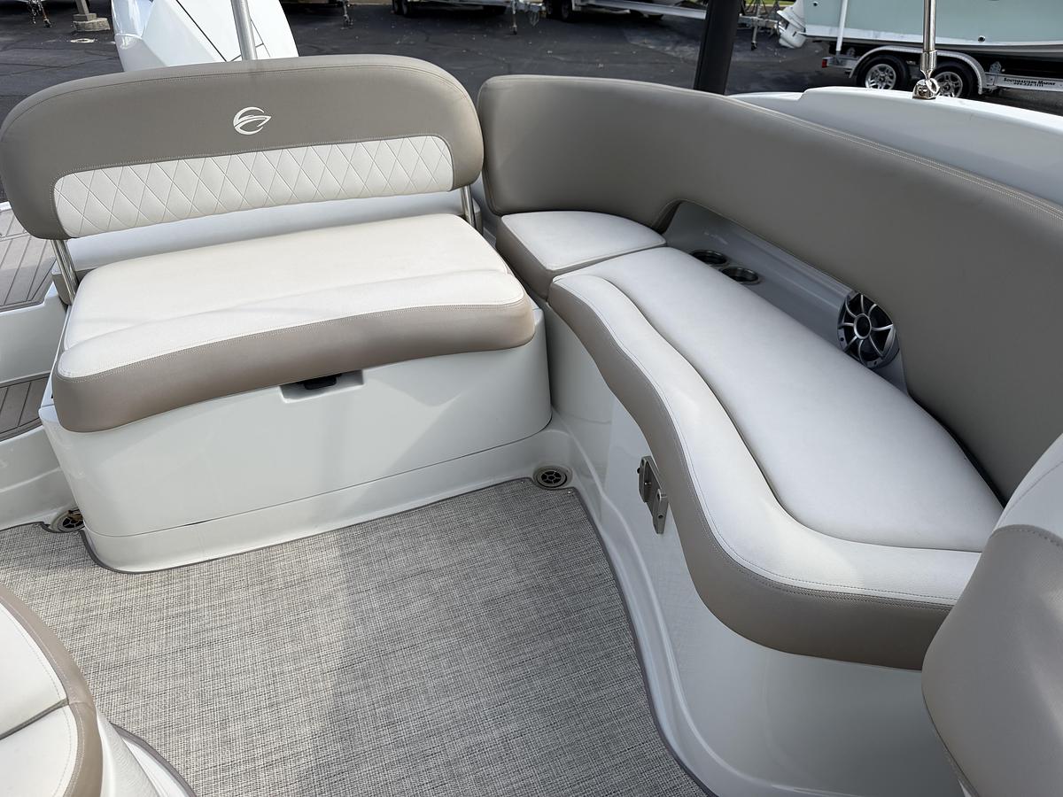 Used 2022 Crownline E255 XS