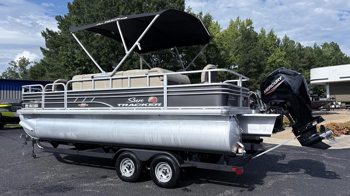 Used 2023 Suntracker Fishing Barge 20DL