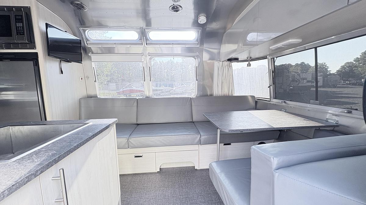 Used 2021 AIRSTREAM Flying Cloud 23CB